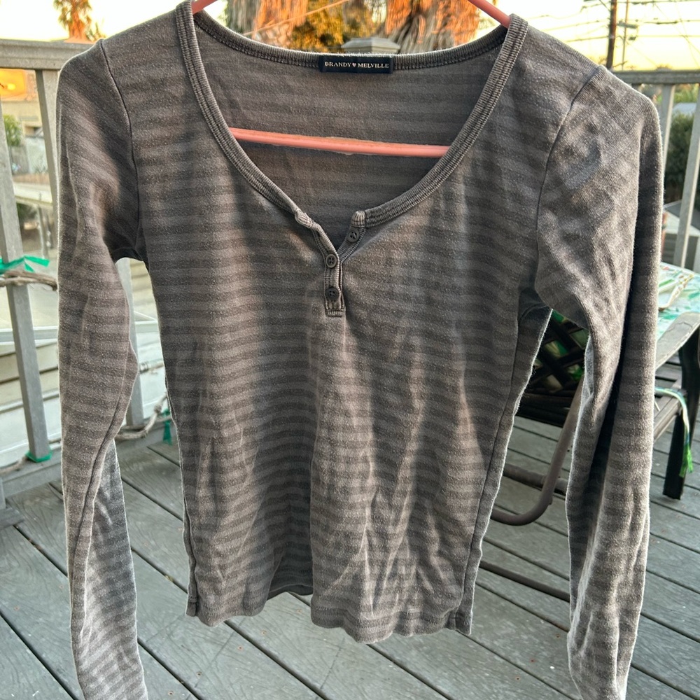 Brandy Melville Gray Buttoned Long Sleeve Tee